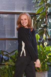 Clothing: New London Knit | Queensbridge Black
