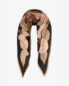 Triangle Scarf | Rose Garden