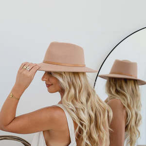 Shadow Fedora | Camel