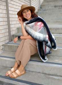 A smoky pink accent on a classic combination. Versatile, glamour merino and silk&hellip;