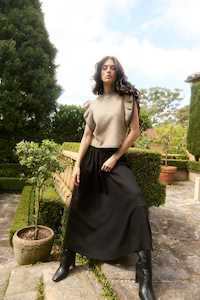Isle Of Mine: Venus Skirt - Onyx