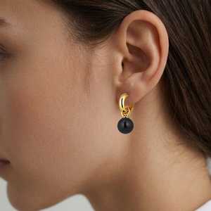 Lona SG Black