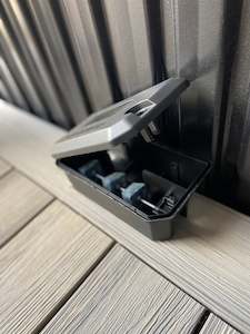 Frontpage: Compact Bait Station