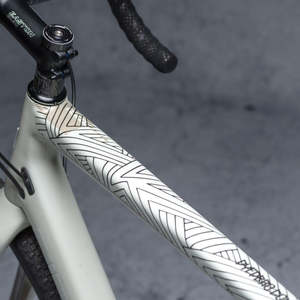 DYEDBRO FRAME PROTECTION STAY FREE BLACK