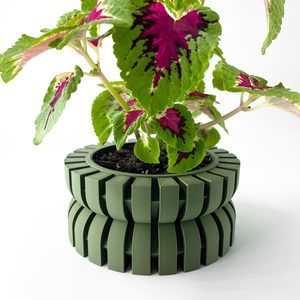 Griva Planter with Drip Tray