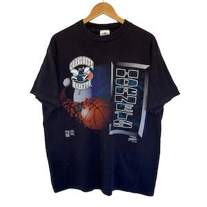 New Arrivals: Charlotte Hornets Graphic T-Shirt (XL)