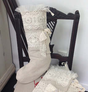 Linen & Lace Christmas Stocking: vintage styling