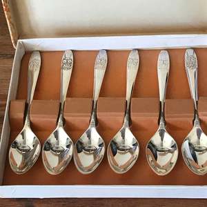 Kitchen Crockery: Silver Teaspoons: Sheffield