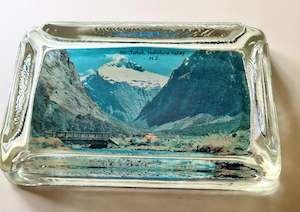 Smoking: Vintagepickers kiwiana Ashtray