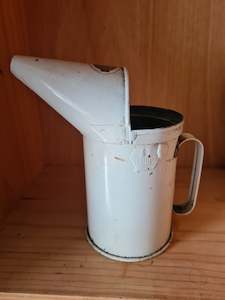 Automotive: Vintagepickers automobilia.