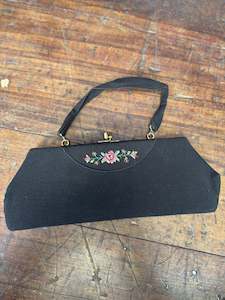Simplistic Vintage Beauty Super Sweet Embroidered Rose Hand Bag
