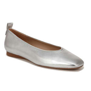 Naturalizer Icons: Carla Flat - Silver