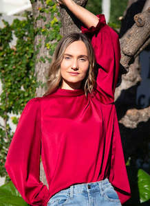 New London: IMPORTANCE TOP -BURGANDY