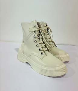 Hinako: Ruby Boot -Ivory