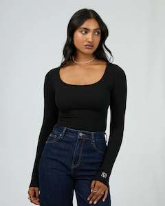 Icon Scoop Neck L/S Top Black