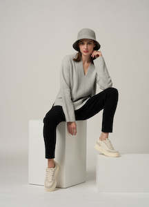 WEEKENDER SWEATER -Grey