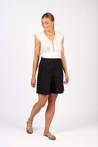 Knewe: K8015-Flynn Short-Black