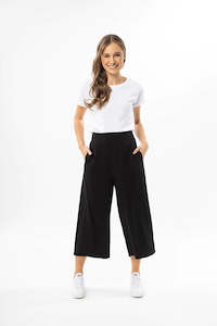 Seeking Lola: ESSENTIAL  CROP PANT- WIDE LEG CROP PANT -BLACK