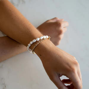 French Style Lab: FRENCH STLE LAB Layers & Pearls- Bracelet