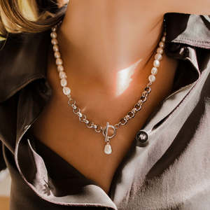 French Style Lab: French Lab Style Pearl & Silver Necklace