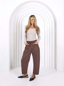 LEO BARREL JEANS-CHOCOLATE