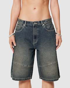 Abrand: 95 SUPER BAGGY JORT QUINN WORN