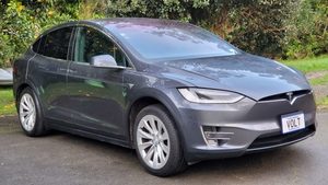 Products: Tesla Model X 100D 2017 77k km