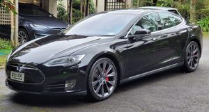 Products: Tesla Model S P 90 D 2015
