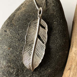 Feathers: Feather Pendant