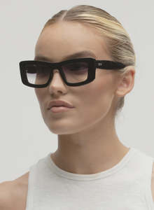 Otra Sunglasses: Marsha Sunglasses - Black/Smoke