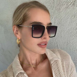 Otra Sunglasses: Velda Sunglasses - Black/Smoke