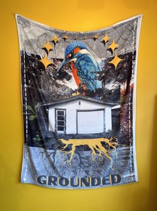 Home: “Grounded” (2022) by Vasemaca Tavola