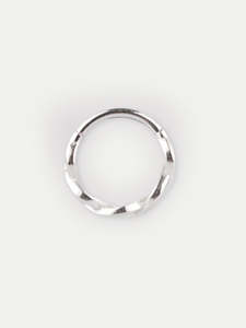 Twist Hinged Ring 16G