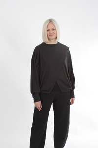 Latest: Cross Over Jumper square cut - Espresso Merino