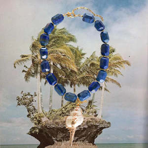 Jewellery: Skip necklace in lapis lazuli