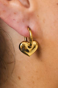 Jewellery: Whatu Huggies