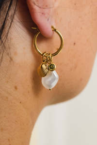 Jewellery: Tātahi Huggies