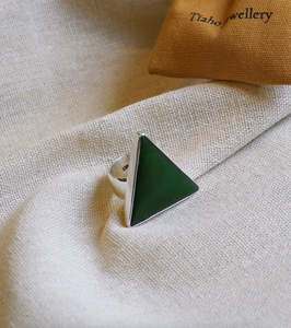 Kapu: Tiaho Jewellery Tapatoru Ring - Size U
