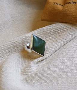 Kapu: Tiaho Jewellery ring Taimana iti - Size O