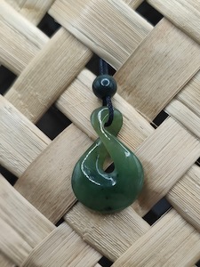 Pikorua/Figure 8 - Medium