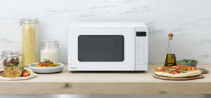 Microwaves: Panasonic  25litre 900W Microwave