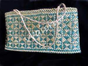 Kete Whakairo – Waiorua Maori Weaving