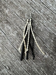 Products: Harakeke / Muka Earrings – Waiorua Maori Weaving