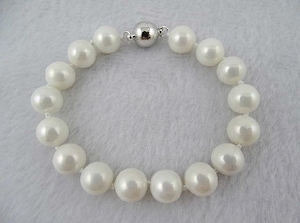 Products: Bracelet white crushed seashell pearl PL0368