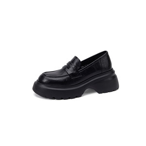 Products: Luz’ Loafers