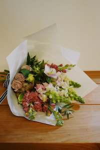 Flowers: Seasonal bunch of fresh flowers - small