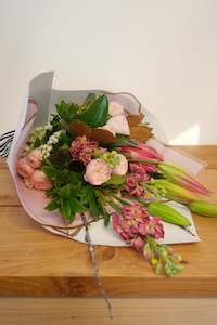 Seasonal bunch of fresh flowers - beaucoup xl big boi