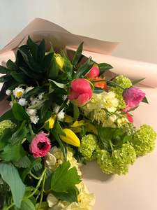 Flowers: Seasonal bunch of fresh flowers with peonies - large