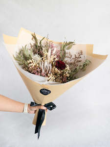 Bouquets: Valentine's Day Romance Bouquet - Limited Edition