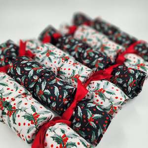 Reusable Christmas Crackers: Holly (6 Reusable Christmas Crackers)